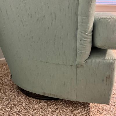 Best Home Furnishings Glider Swivel Chair