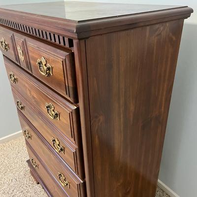 Bassett Dresser 5 Drawers