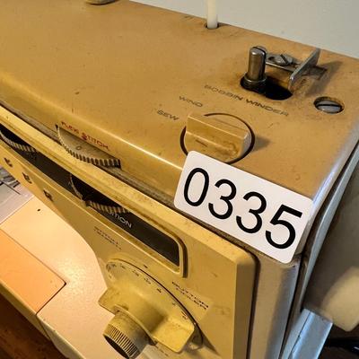 Vintage Singer Sewing Machine 6218