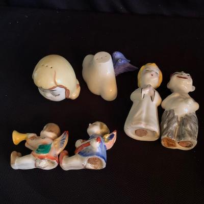 Large Collection of Antique Salt & Pepper Shakers (K-HS)