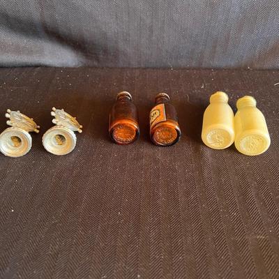 Large Collection of Antique Salt & Pepper Shakers (K-HS)