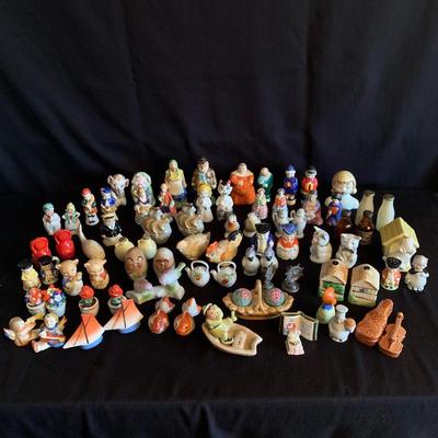 Large Collection of Antique Salt & Pepper Shakers (K-HS)