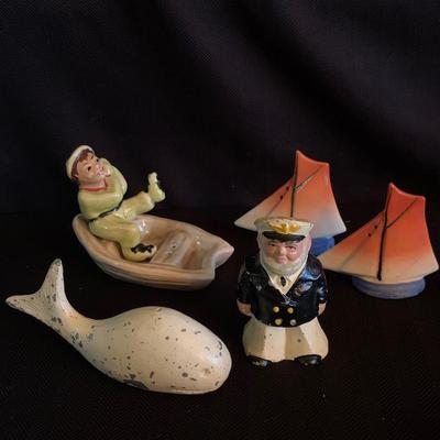 Large Collection of Antique Salt & Pepper Shakers (K-HS)