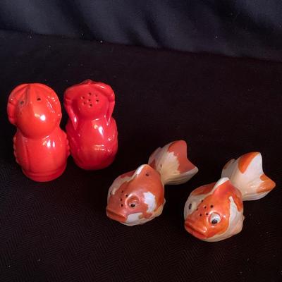 Large Collection of Antique Salt & Pepper Shakers (K-HS)