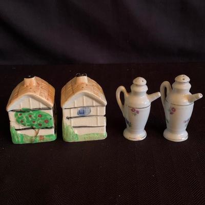 Large Collection of Antique Salt & Pepper Shakers (K-HS)