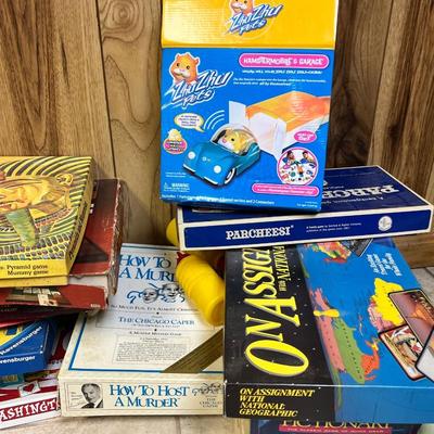 Lot Vintage Board Games, Toys