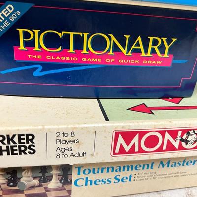 Lot Vintage Board Games, Toys