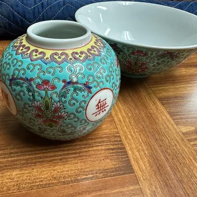 Bowl and vase Chinese Famillia Rose Turquoise