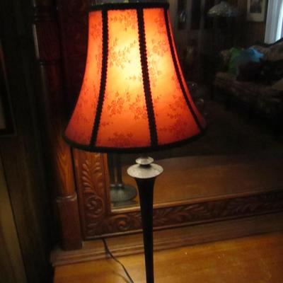 Heavy Metal Post Table Top Lamp with Shade- Approx 29 1/2