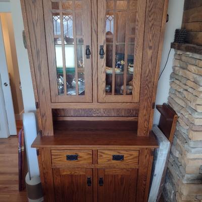 Custom Hand-Crafted Pennsylvania Amish Solid Oak Sideboard with Lighted China Hutch Two Piece