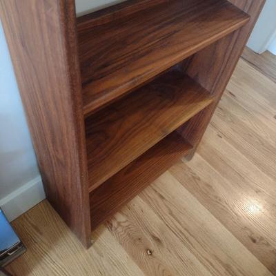 Solid Wood Multi-Shelf Leaning Display Stand