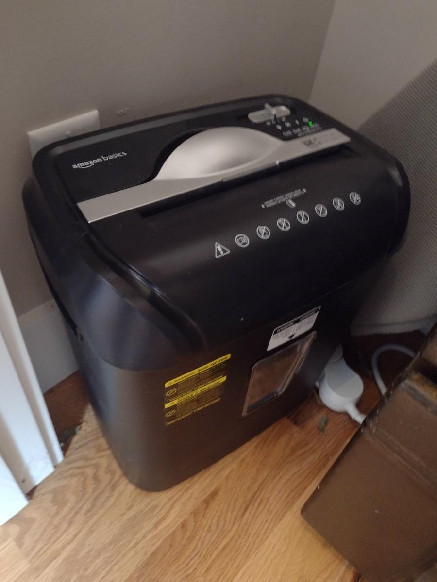 Amazon basics paper shredder estatesales