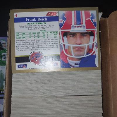 BOX OF '91 SCORE FOOTBALL TRADING CARDS