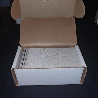 BOX OF '91 SCORE FOOTBALL TRADING CARDS