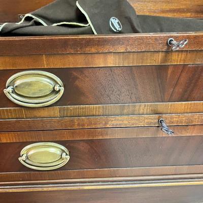 Vintage Hekman Traditional Wooden Silver Chest