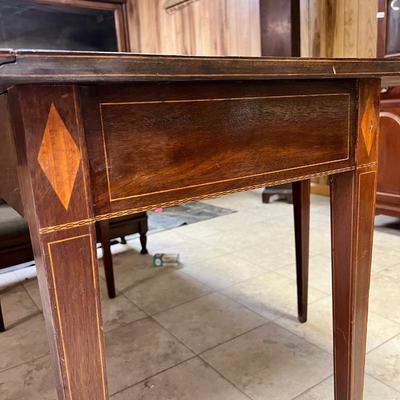 Antique/Vintage Drop Leaf Swing Leg Table