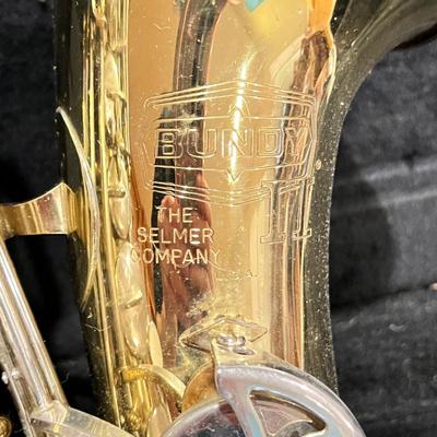 Bundy Saxophone w/3 Cases + New Mouthpiece