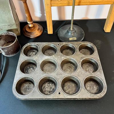 Antique Vintage Mixed Primitives Lot Washboard Lunchbox Muffin Pan +++