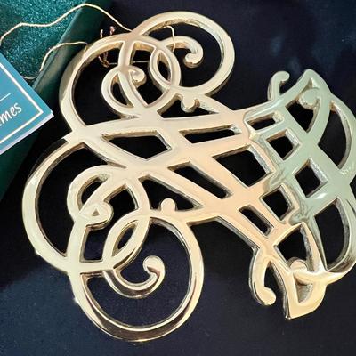 Virginia Metalcrafters Presidents Trivet + Porcelain Sadek Bowl