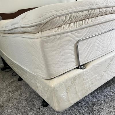 TEMPUR-PEDIC Bed w/ Frame, 2 Full Size Mattresses