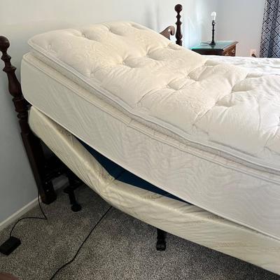TEMPUR-PEDIC Bed w/ Frame, 2 Full Size Mattresses