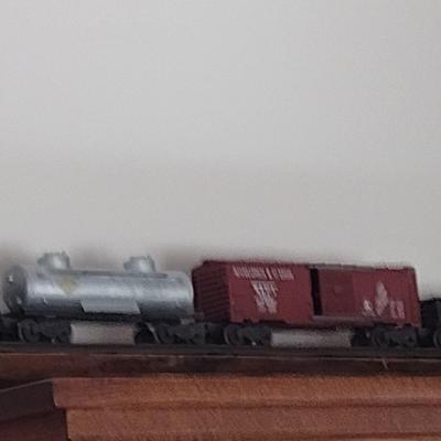 Vintage Lionel Train Set with Engine #685, Coal Car, Tanker, Freight Car, Caboose, Transformer and Track Pieces