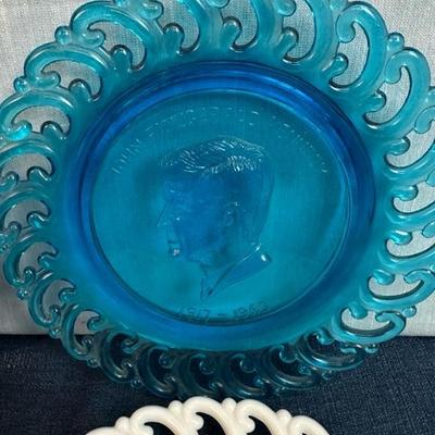 Lot 119  collection of four John F Kennedy, 9 inch L. E. Smith glass company plates.