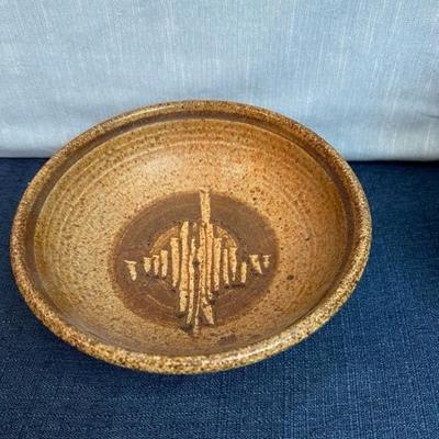 Lot 126, vintage pottery, pitcher, and bowl set Lot 126, vintage pottery, pitcher, and bowl set