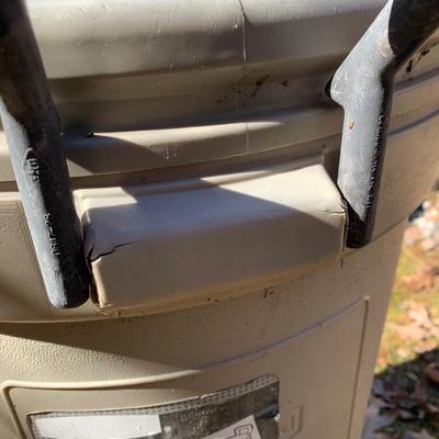 Five Outdoor Rubbermaid Roughneck Trash Cans & More (BP-HS)