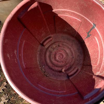 Five Outdoor Rubbermaid Roughneck Trash Cans & More (BP-HS)