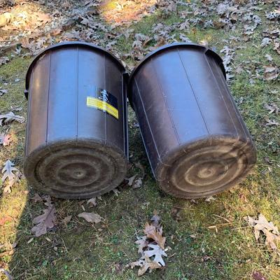 Five Outdoor Rubbermaid Roughneck Trash Cans & More (BP-HS)