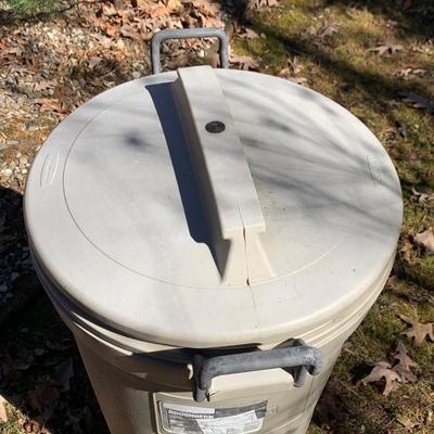 Five Outdoor Rubbermaid Roughneck Trash Cans & More (BP-HS)