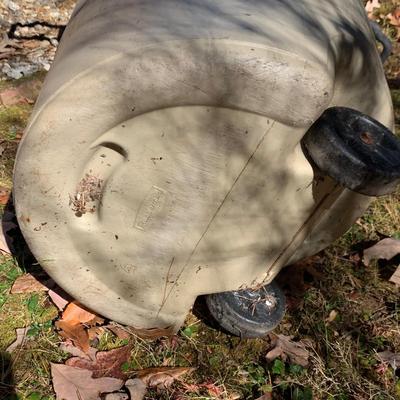 Five Outdoor Rubbermaid Roughneck Trash Cans & More (BP-HS)