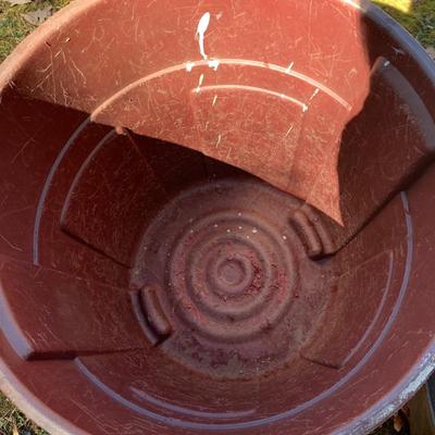 Five Outdoor Rubbermaid Roughneck Trash Cans & More (BP-HS)