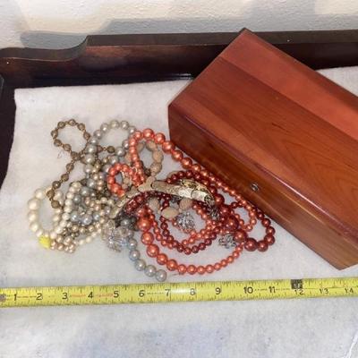LOT 84 JEWELRY BOX WITH VINTAGE NECKLACES