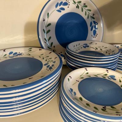 Studio Nova (41) Piece Set