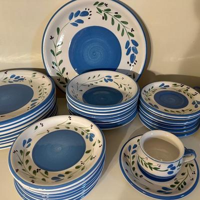 Studio Nova (41) Piece Set