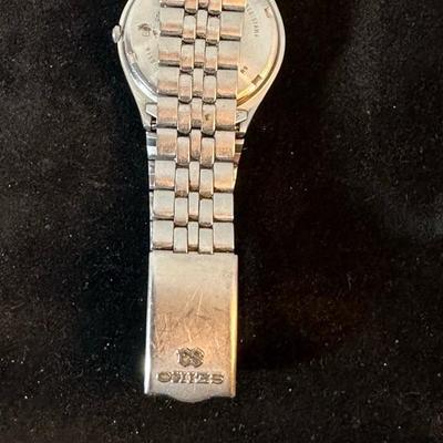 Lot 152 two Seiko  menâ€™s wrist watches