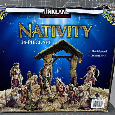 Kirkland Nativity  14 Piece Set in Original Box