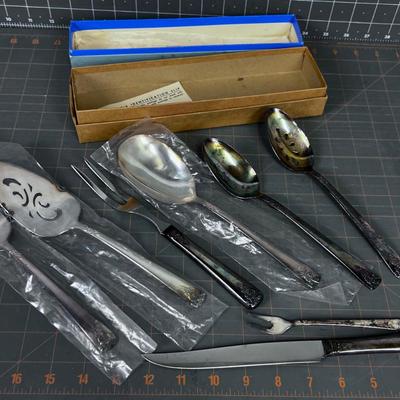 W.M. Rogers, Plated Serving & Carving Set, Pattern: Spring Charm Pattern. 