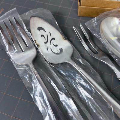W.M. Rogers, Plated Serving & Carving Set, Pattern: Spring Charm Pattern. 