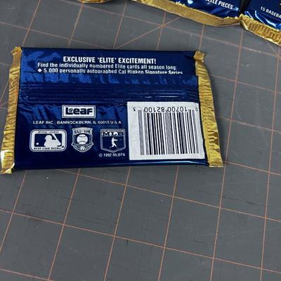 (9)- 1992 Major League Base Ball Card Sealed. By Donruss 