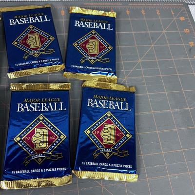 (9)- 1992 Major League Base Ball Card Sealed. By Donruss 
