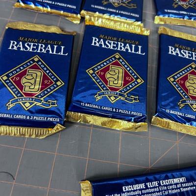 (9)- 1992 Major League Base Ball Card Sealed. By Donruss 