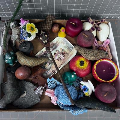 TRAY of Do Da's: Candle, Flower, Apple, Frog 