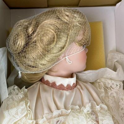  WORLD GALLERY NORMA RAMBAUD LARGE PORCELAIN DOLL LUSETT 