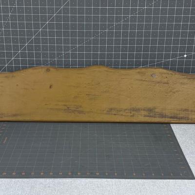 Scalloped Board with Racks 