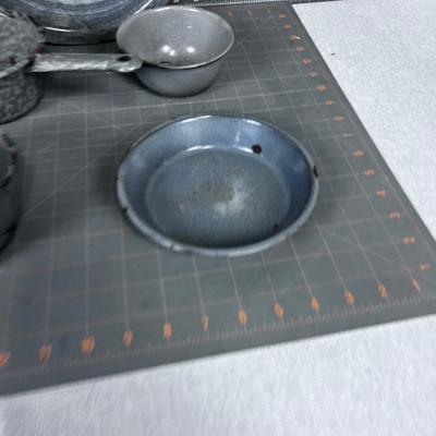 Gray Graniteware (Metal 5 Pieces) Cups and Bowls
