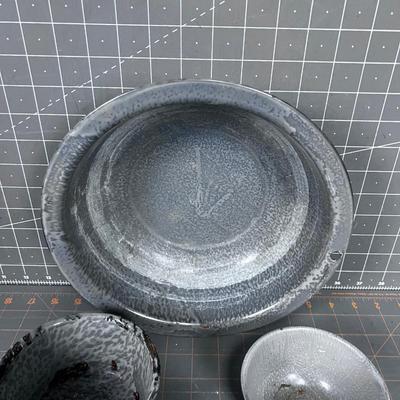 Gray Graniteware (Metal 5 Pieces) Cups and Bowls