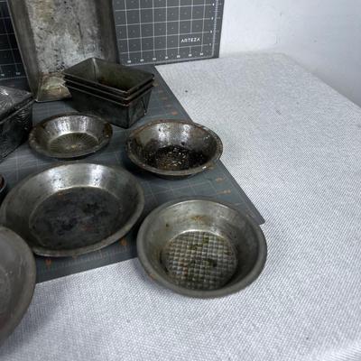 Vintage Pie and Cake Tins 
